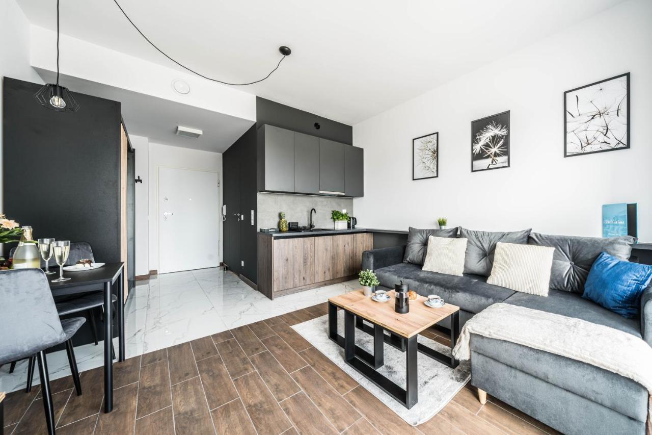 Rent Like - Slonimskiego 2 *